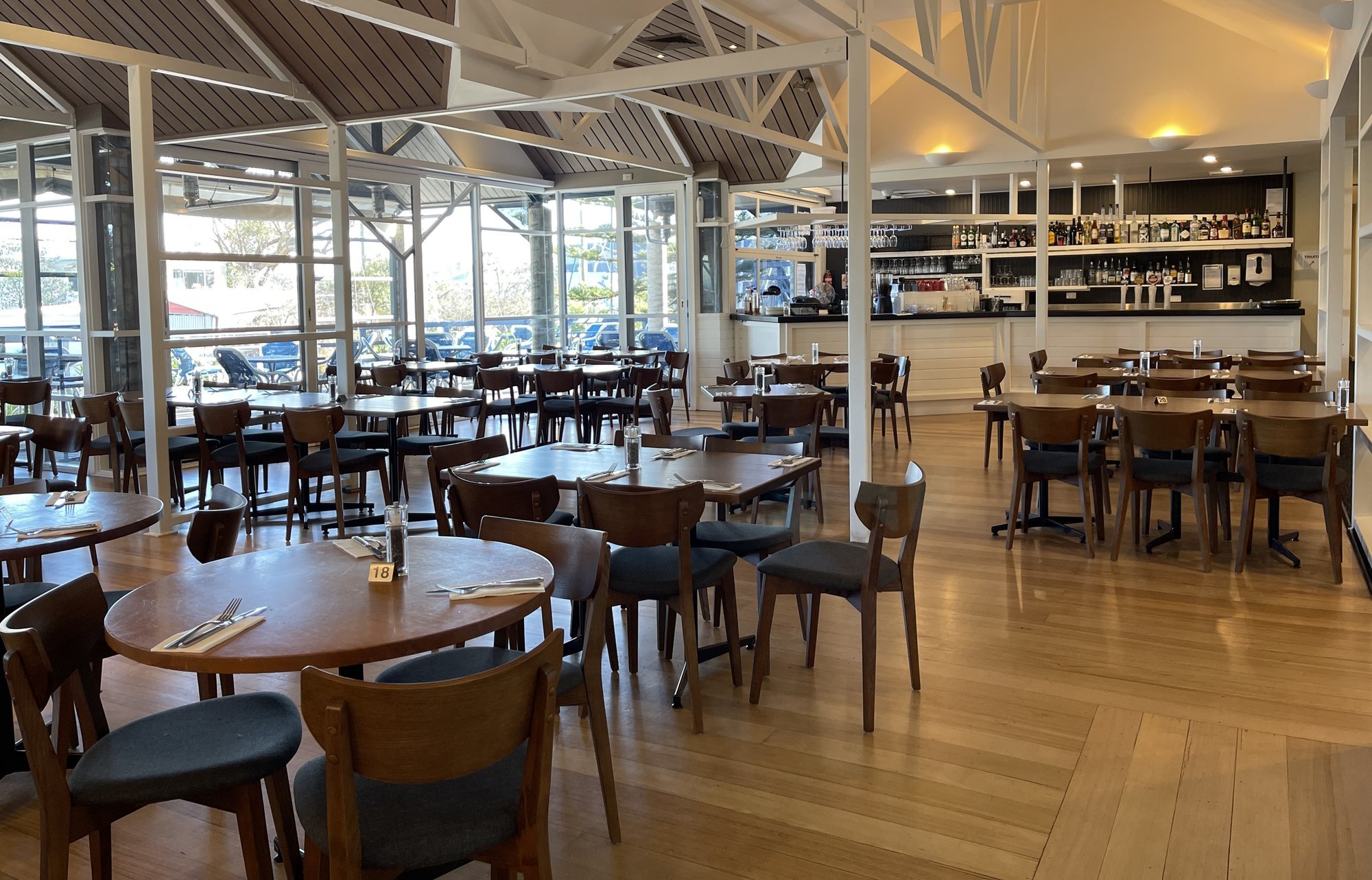 Bridge Hotel Mordialloc 2b